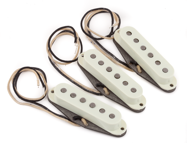 FENDER  Pure Vintage '65 Strat® Pickup Set, Vintage White (3)